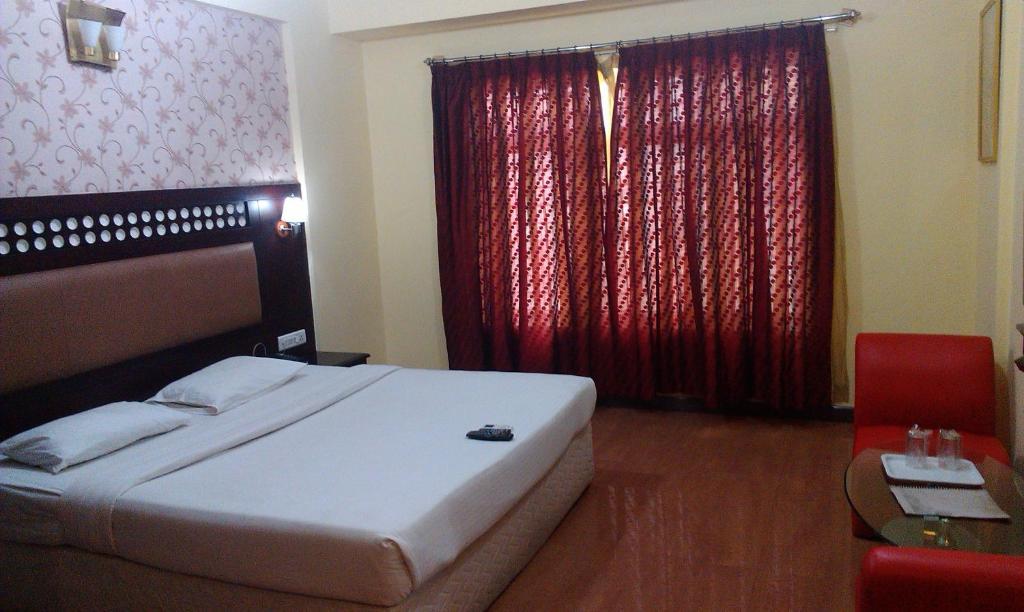 Solitaire Suites بنغالور الغرفة الصورة